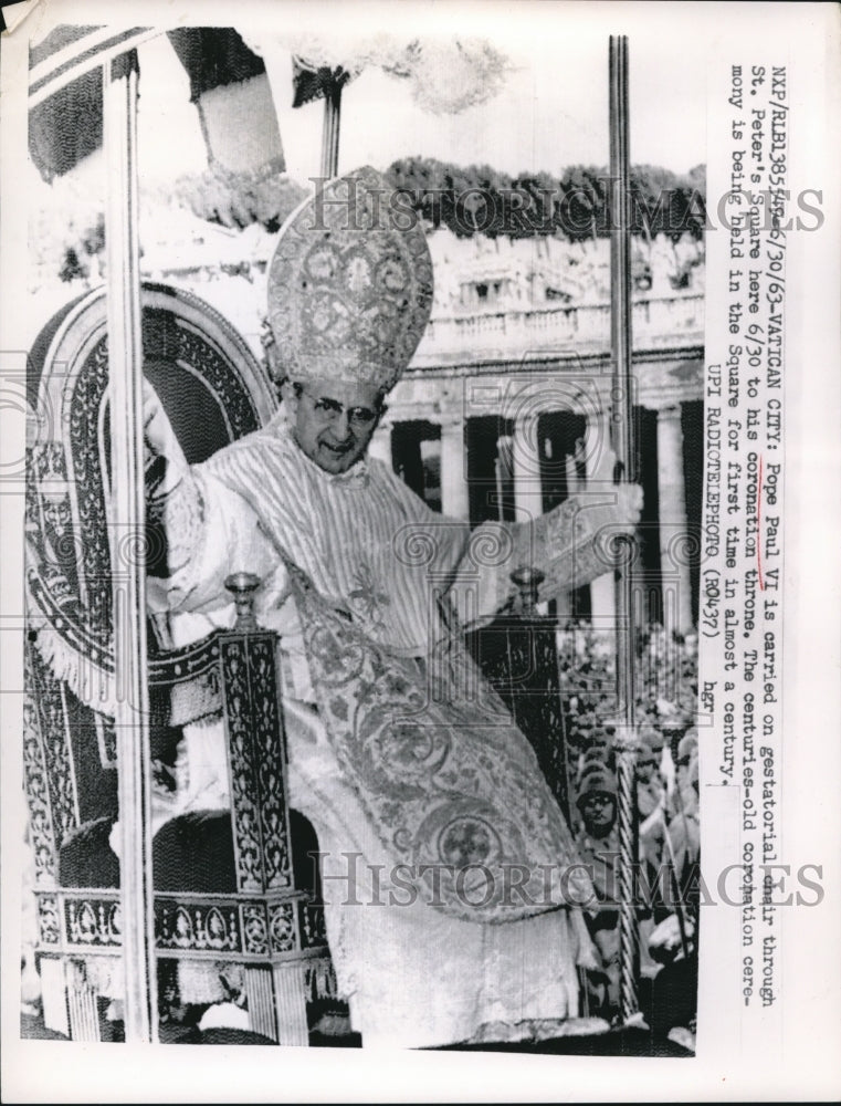 1963 Press Photo in Gestatorial Chair in St. Peter&#39;s Square