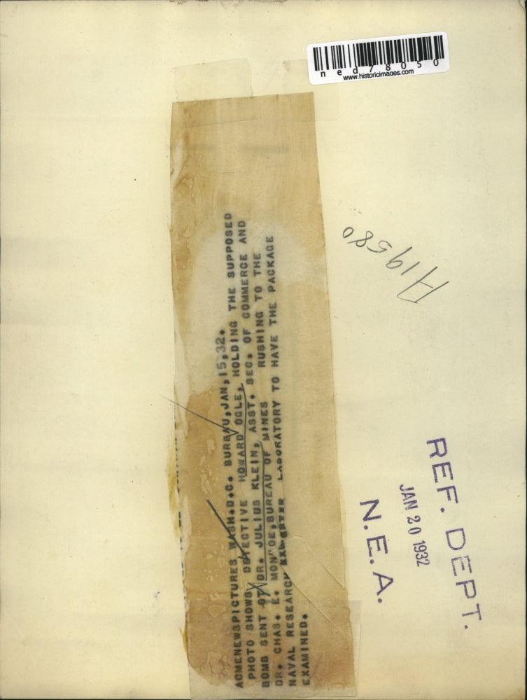 1932 Press Photo Howard Ogle Holding Bomb Sent to Dr. Julius Klein