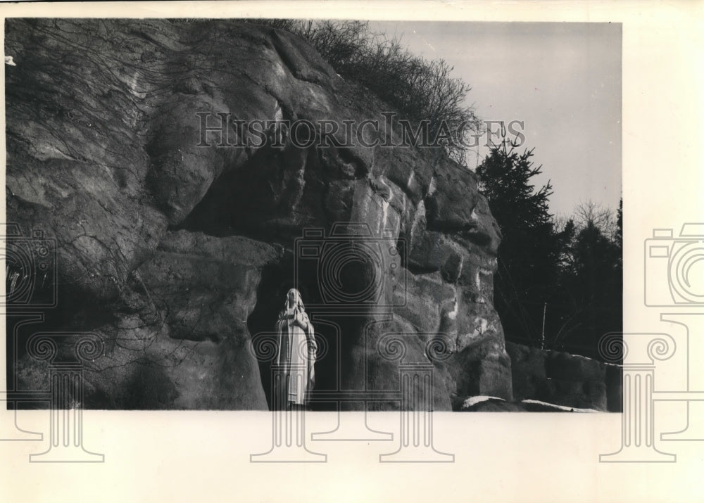 1956 Press Photo Shrine of St. Mary