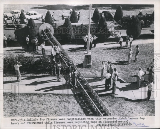 1954 Press Photo Two firemen were hospitalized after an accident in Dallas
