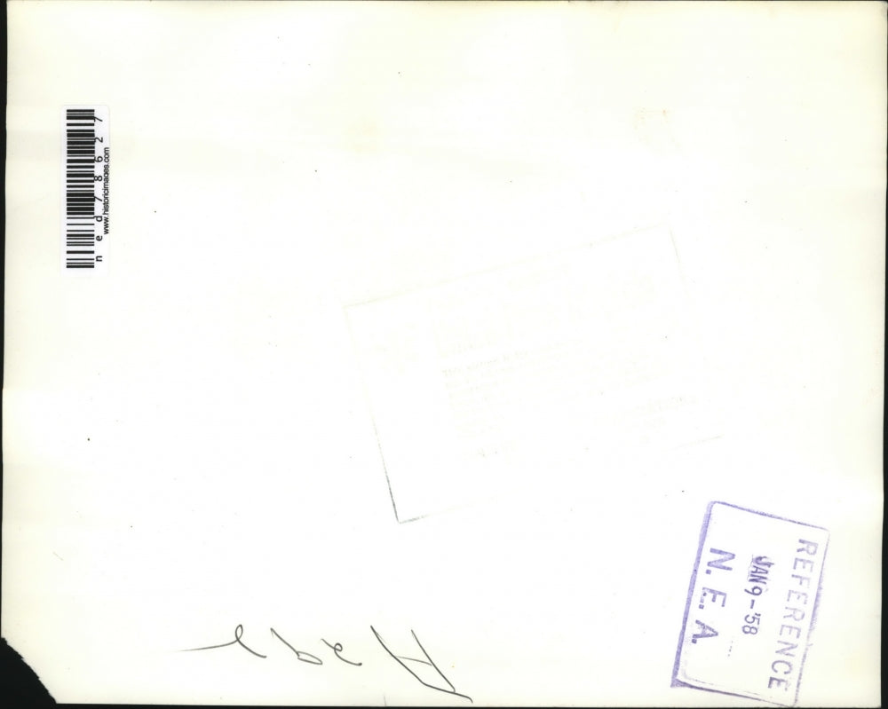 1958 Press Photo Waterloo firemen battling the blaze at Eagle Food Center