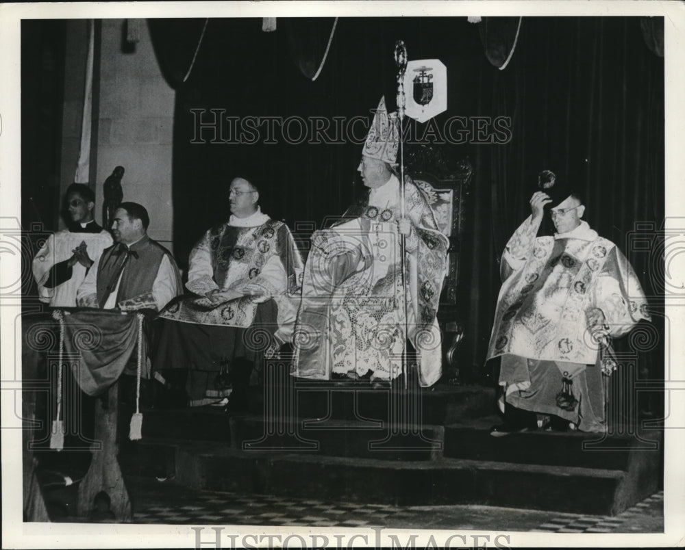 1937 Press Photo Edward Cardinal Mooney, archbishop of Detroit at installment