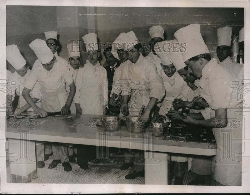 Load image into Gallery viewer, 1936 Press Photo France cooking is famous, Albert Lebrun School of Cooking
