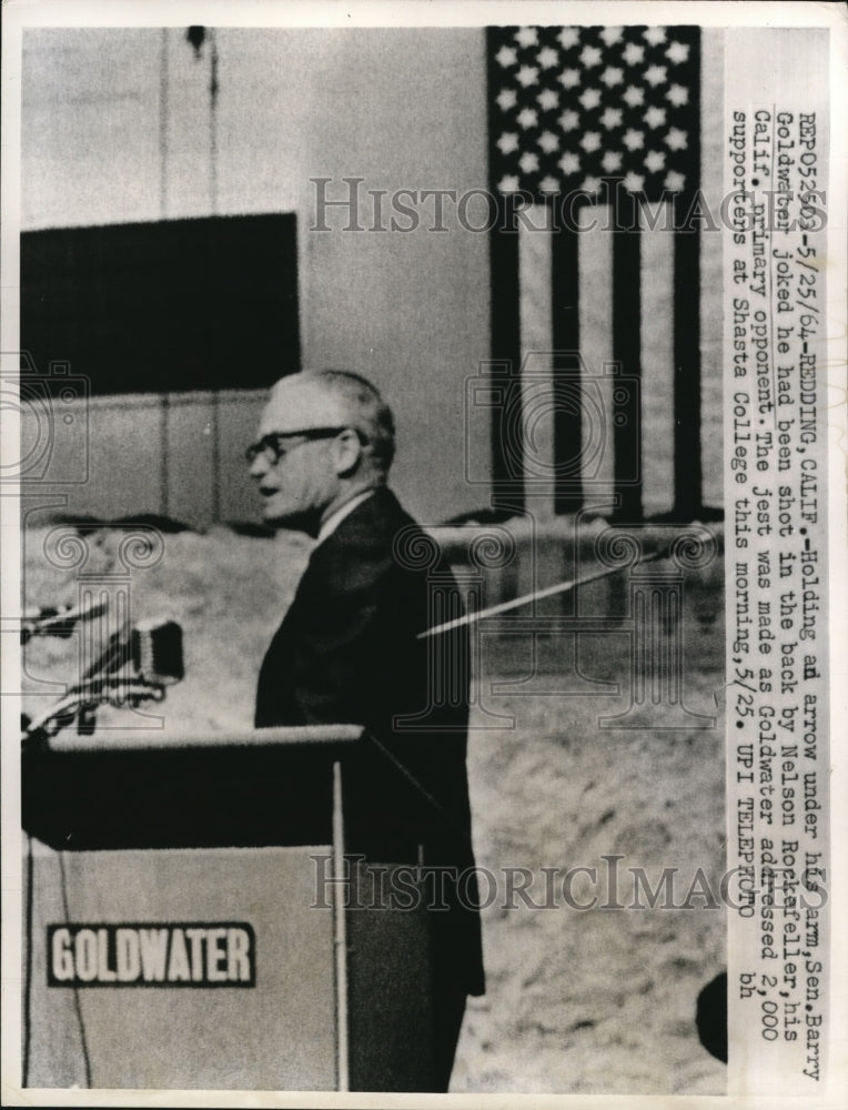 Load image into Gallery viewer, 1964 Press Photo Redding Calif holding an arrow under his arm Senator Barry
