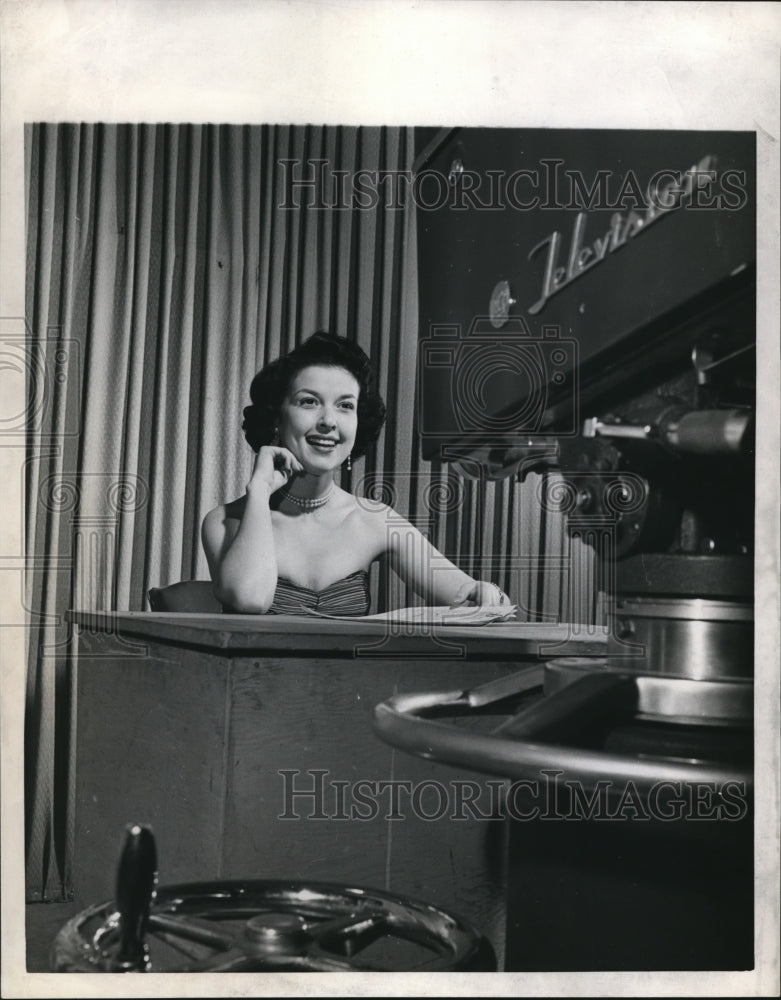 1951 Press Photo Ex-Model Newscaster Palma Shard