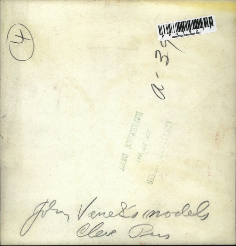 1947 Press Photo John Vonel's Models - ned79577