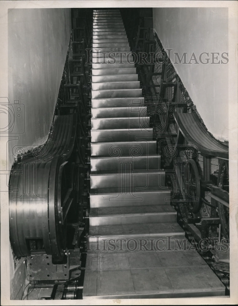 Load image into Gallery viewer, 1947 Press Photo Escalator, motorized stairway cost $60,000
