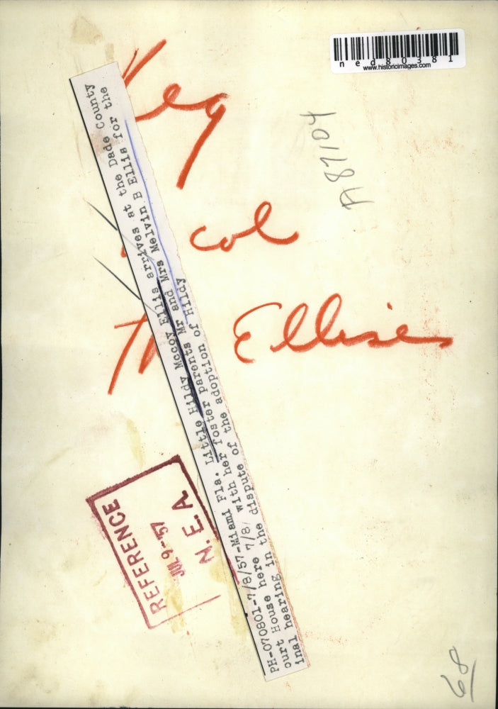 1957 Press Photo Hildy McCoy with her foster parents arrived Dade County Court