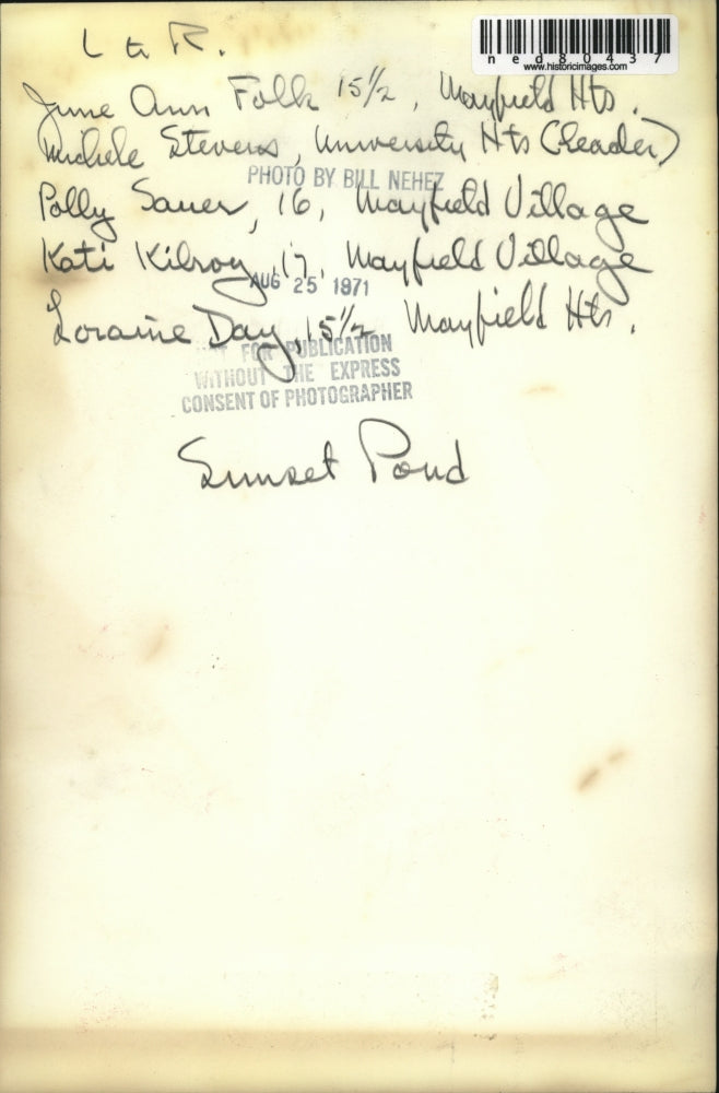 1971 Press Photo Ladies of Sunset Pond