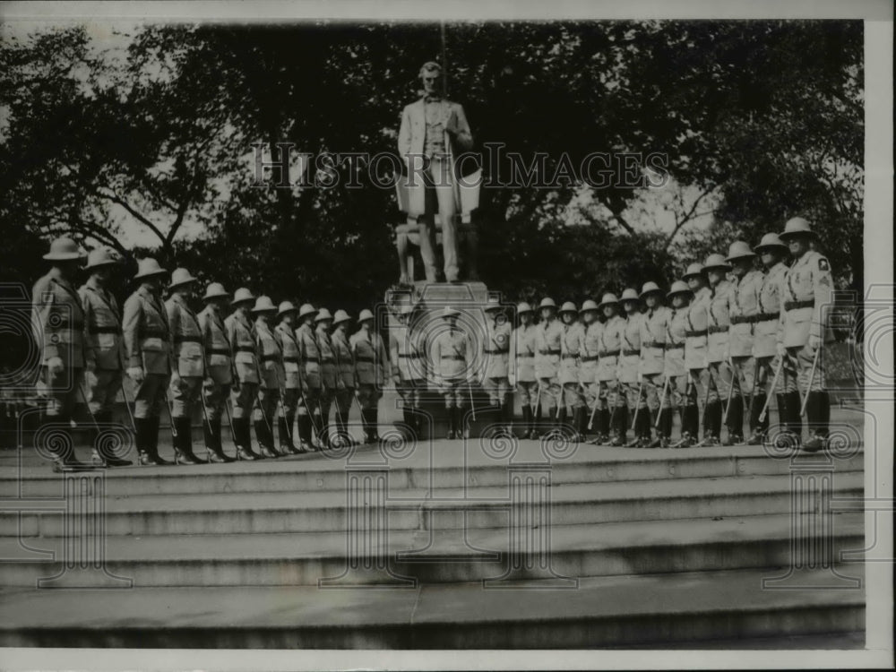 1935 Press Photo The Saber drill Team of the Chicago Park District Post 775