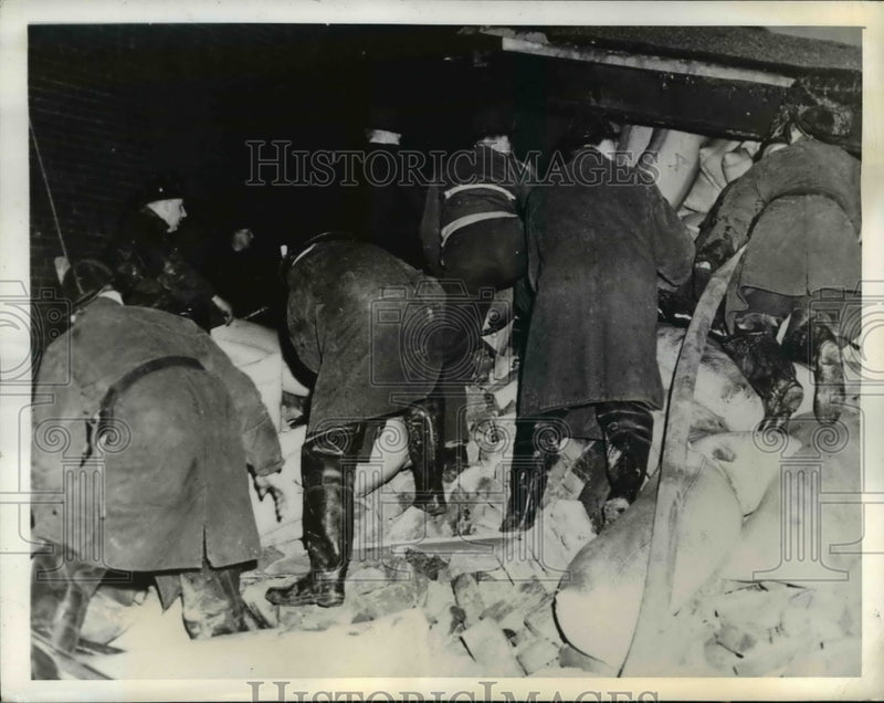Load image into Gallery viewer, 1941 Press Photo The Omar Labonte Seed Cleaner Plant after an explosion
