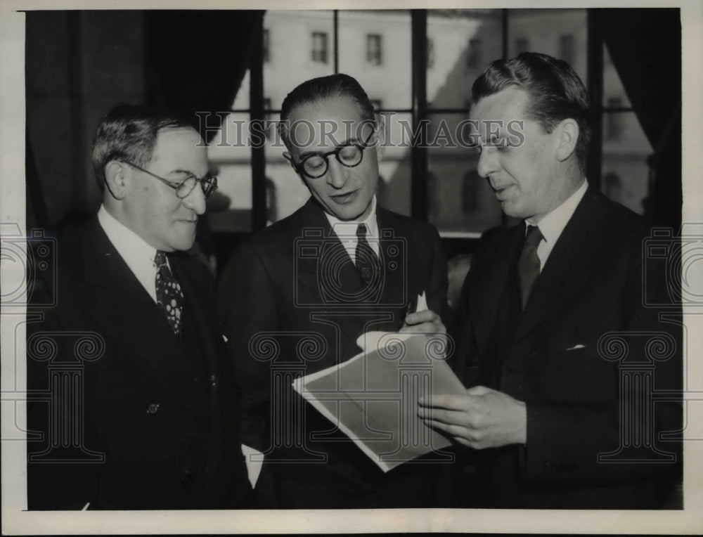 1939 Press Photo Liquor executives, Leo Sack, Lester Jacob and Wesley A. Sturger