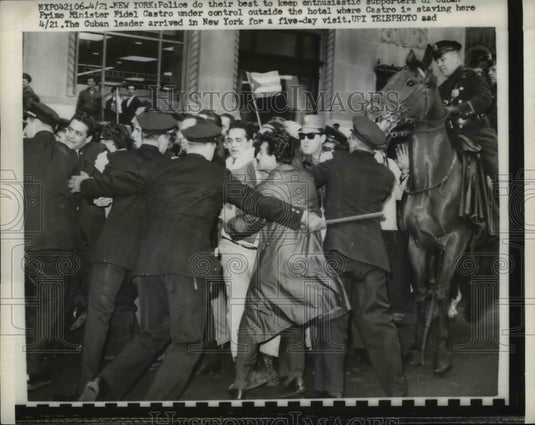 1959 Press Photo Prime Minister Fidel Castro's followers outside New York Hotel- Historic Images
