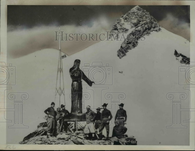 Load image into Gallery viewer, 1955 Press Photo Christ of the Mountains - ned80764
