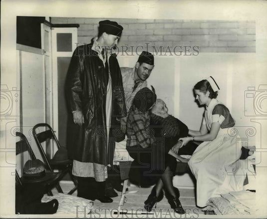 1937 Press Photo Legionnaires Flood Louisville Lucinda Fitch Brandenburg