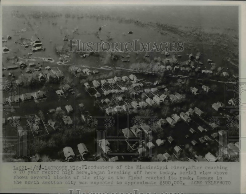 Load image into Gallery viewer, 1951 Press Photo Lacrosse WIsc Floodwaters of the Mississippi River after
