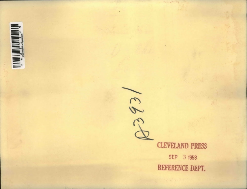 1953 Press Photo War-wounded veteran sees colors pass at American legion parade