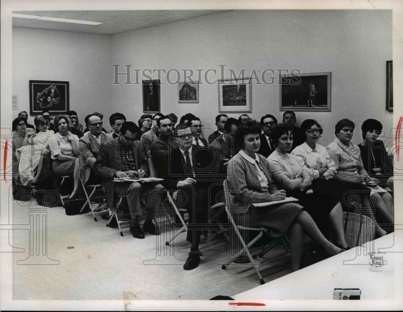 Load image into Gallery viewer, 1967 Press Photo Kirtland Teachers meeting
