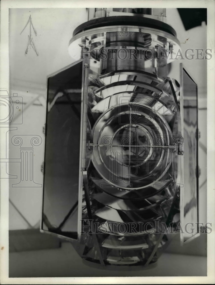 1939 Press Photo View of a 32-000 Candle power lamp