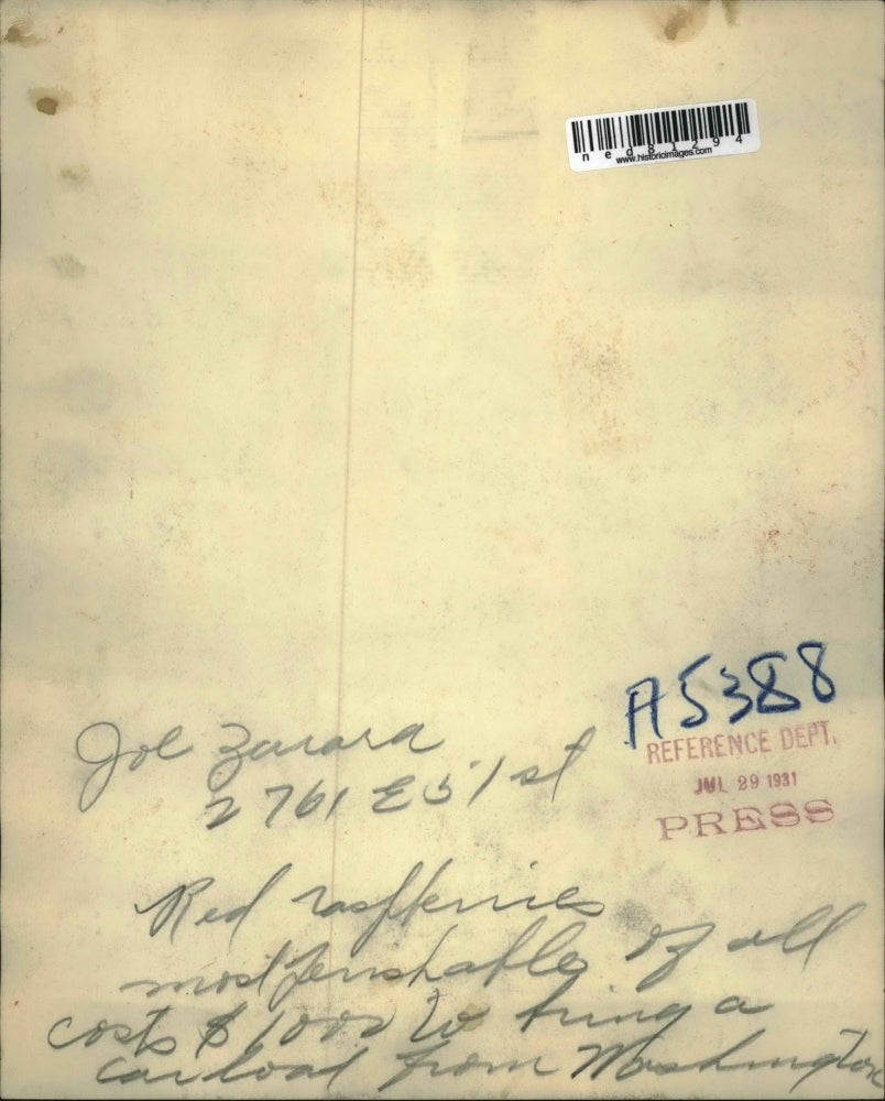 1931 Press Photo Hoe Xarara & red raspberries from Washington