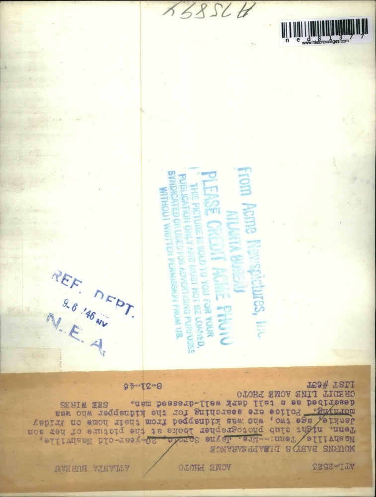 1946 Press Photo Nashville Tenn Mrs Jayne Soroic looks at picture of her son