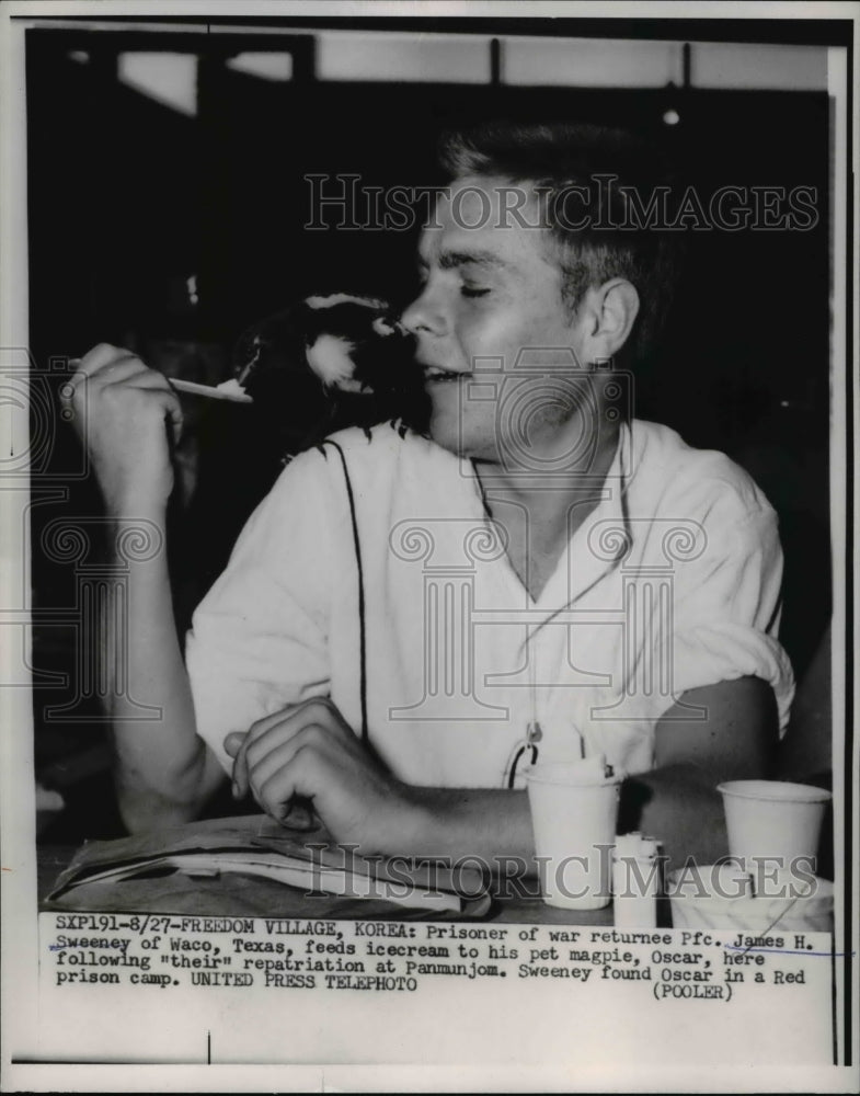 1953 Press Photo Freedom Village KoreaPOW retutrnee Pfc James Sweeney