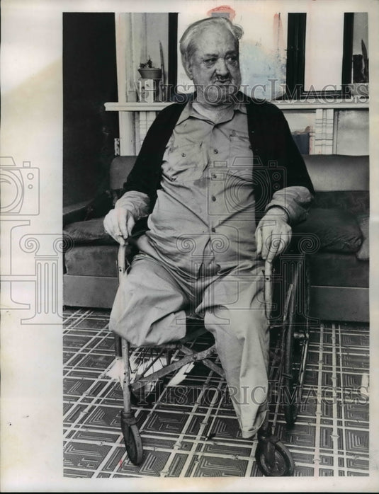 1962 Press Photo Charles Vanderlinder, rescued from Fire tragedies.