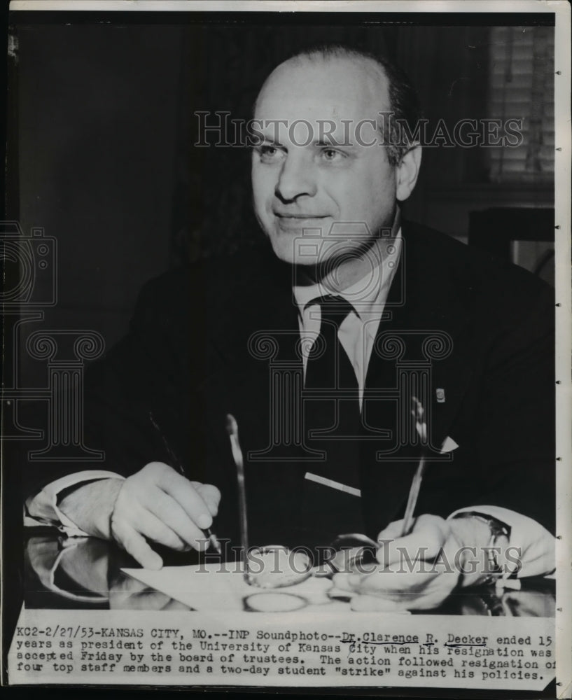 1953 Press Photo Dr. Clarence Decker resigned from the University of Kansas