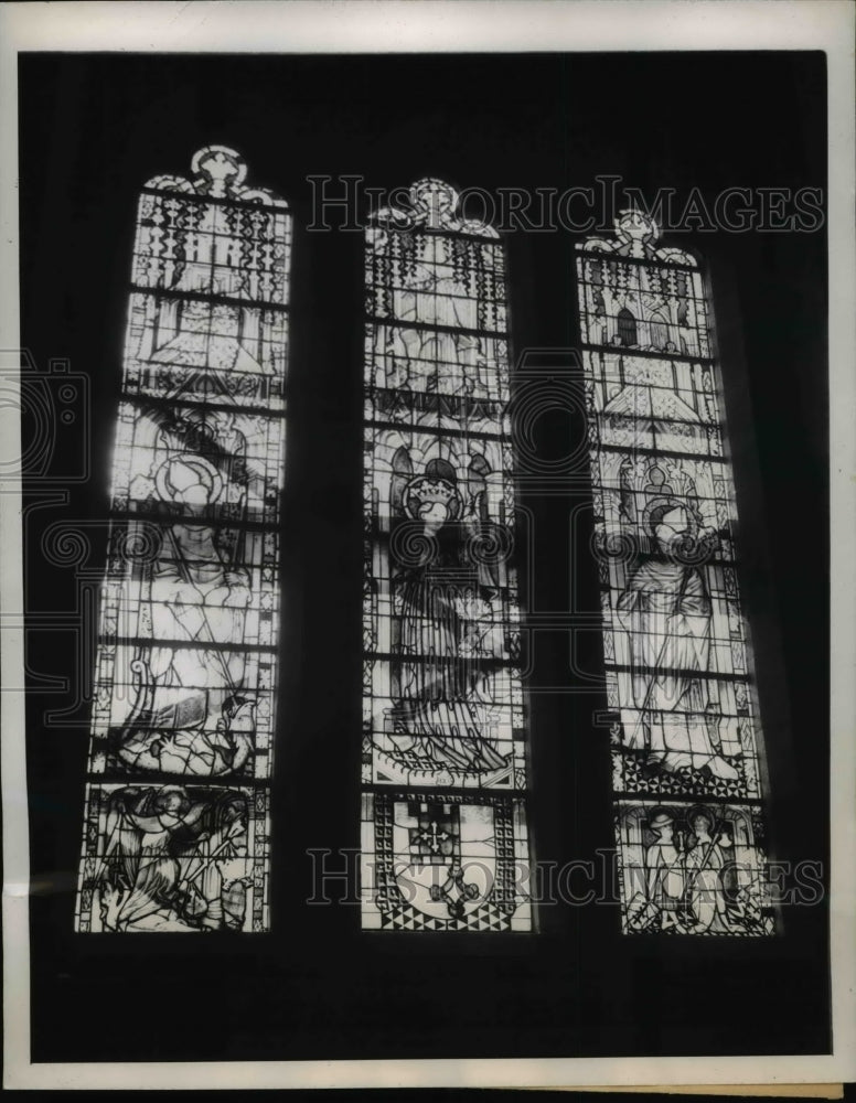 1945 Press Photo Stainded glass windows of Boppard room of a church