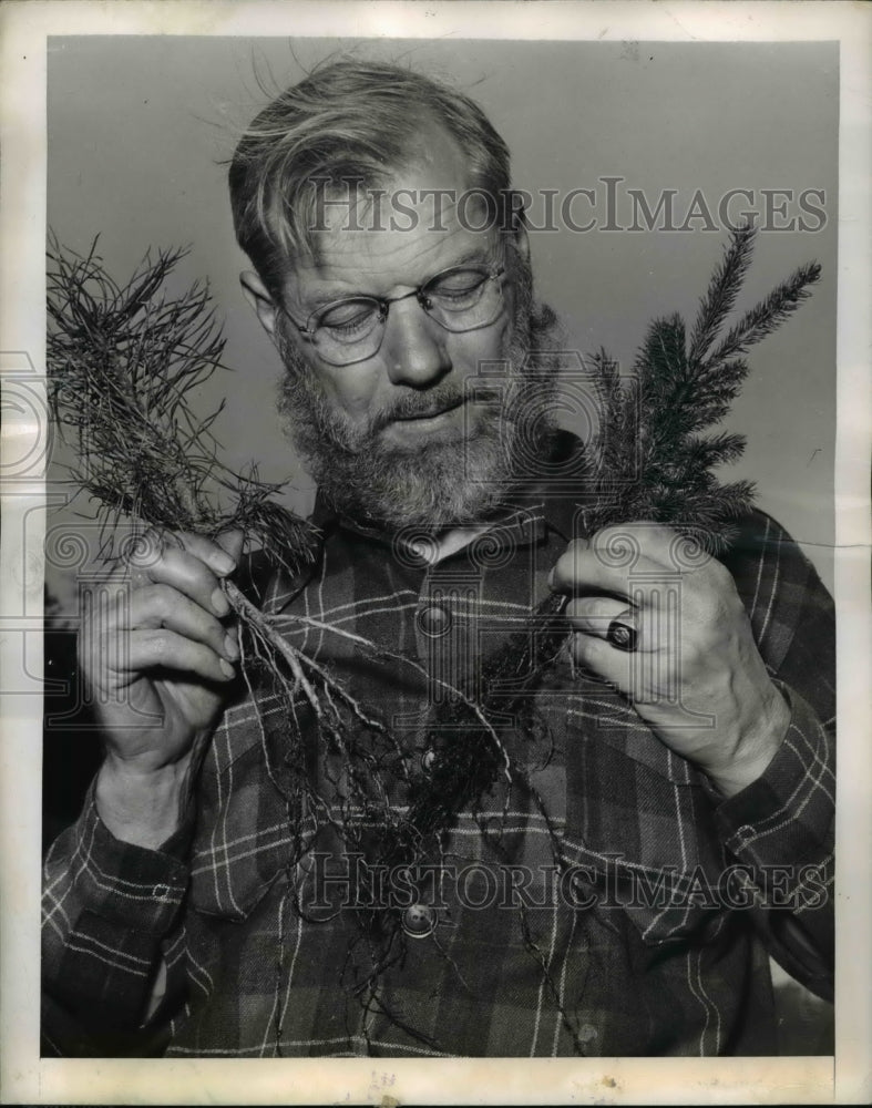 1949 Press Photo H.R.Heathman, district agent of the soil conservation service