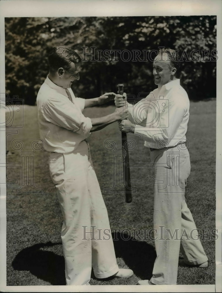 1936 Press Photo Thomas T. Coxon, and P.H. Crane, choosing up sides for the- Historic Images