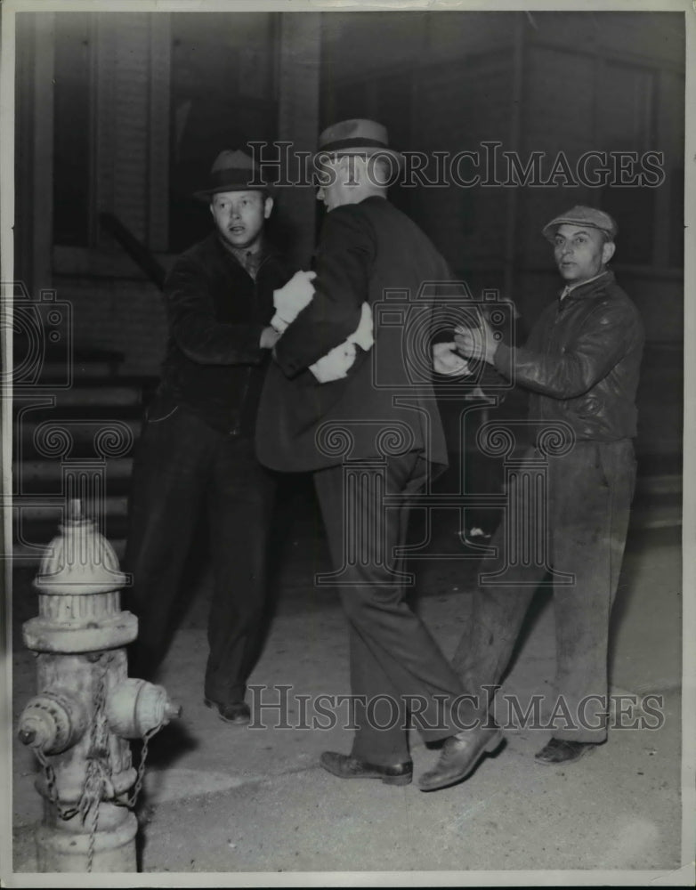 1935 Press Photo Pickets