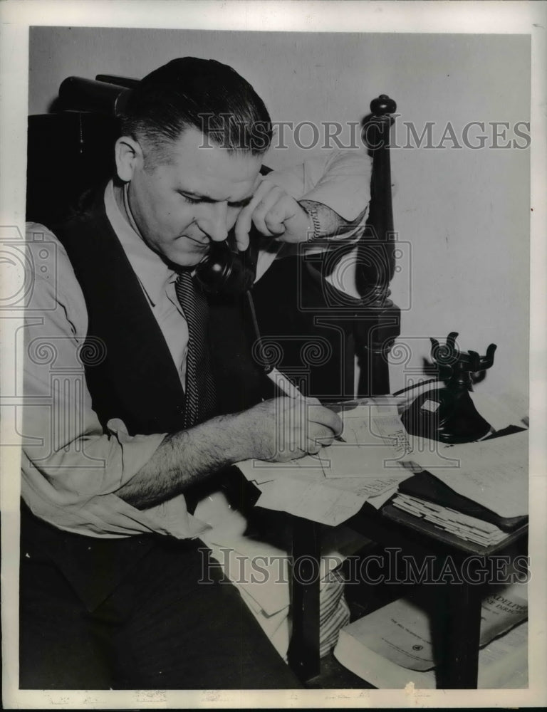 1946 Press Photo Paul M. Williams, Acting as Liaison