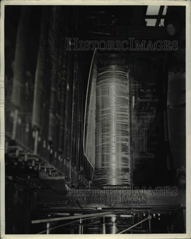 Load image into Gallery viewer, 1942 Press Photo Production of Sheet Aluminum in the Alcoa, Tennessee
