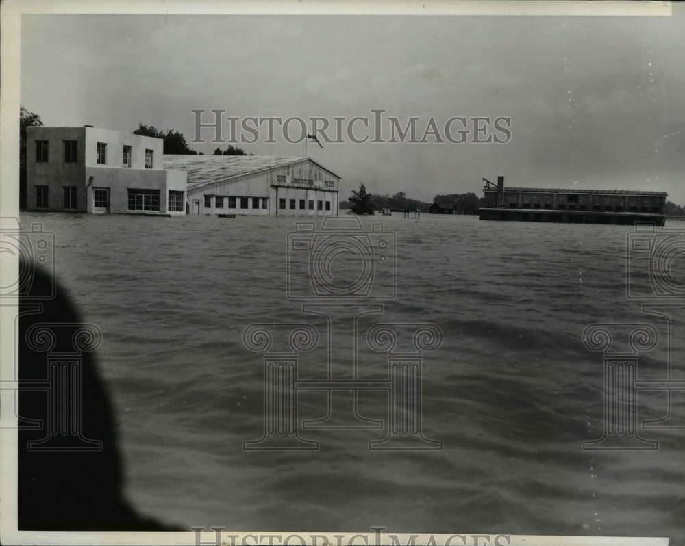 1943 Press Photo Flooded Vincennes, Indiana