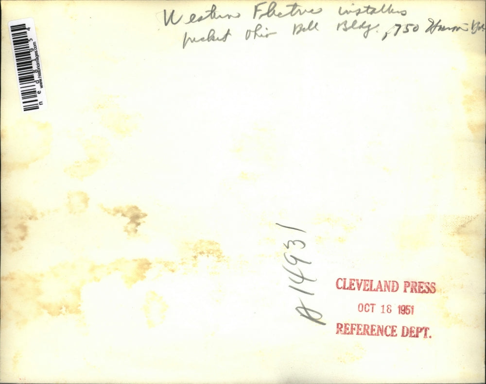 1951 Press Photo A one man picket at the Ohio Bell building