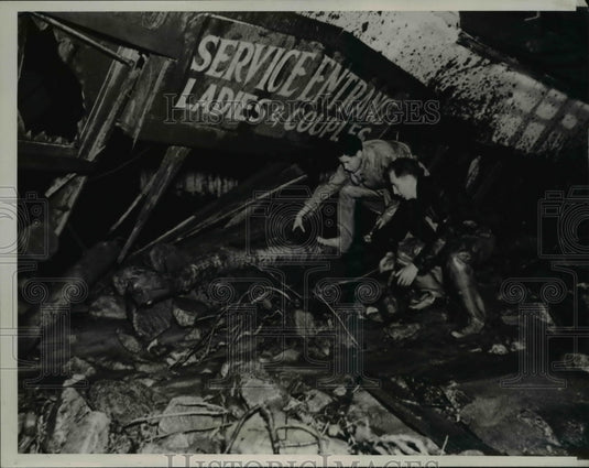 1938 Press Photo 6 Died in Flood Raging
