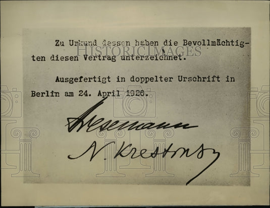 1926 Press Photo Commercial agreement signed by Russia and Germany