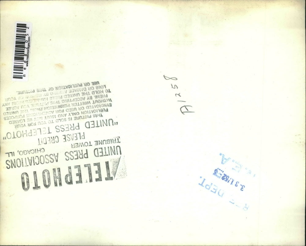 1952 Press Photo left to right; J.P. Shields, D.B. Robertson and R.O. Hughers