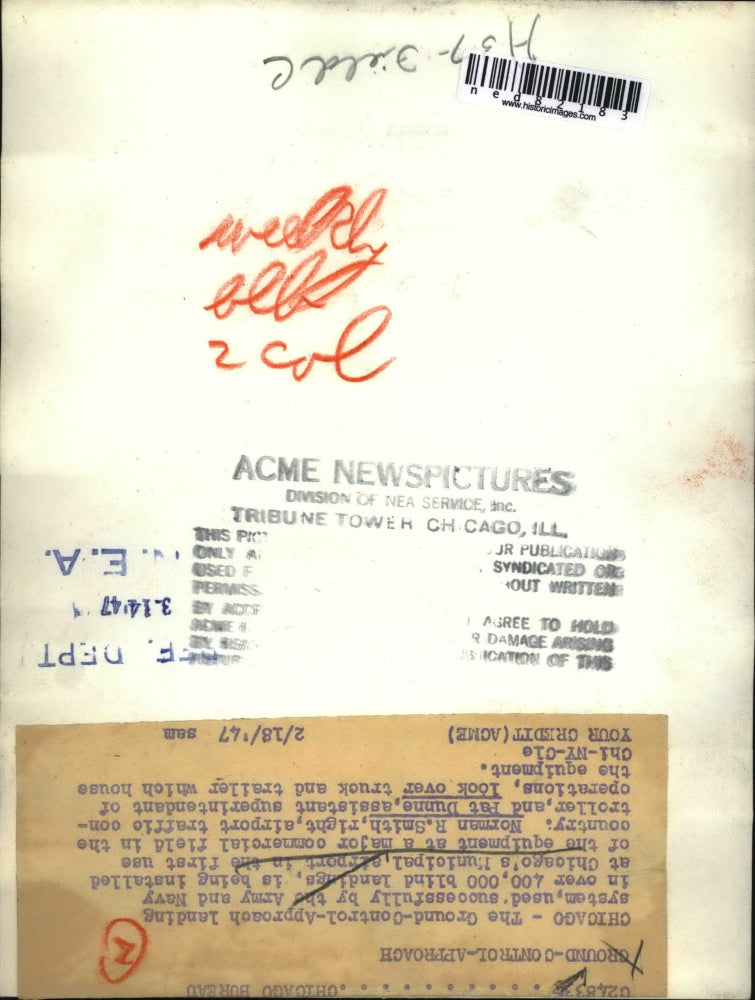 1947 Press Photo Norman Smith and Pat Dunne look over truck and trailer