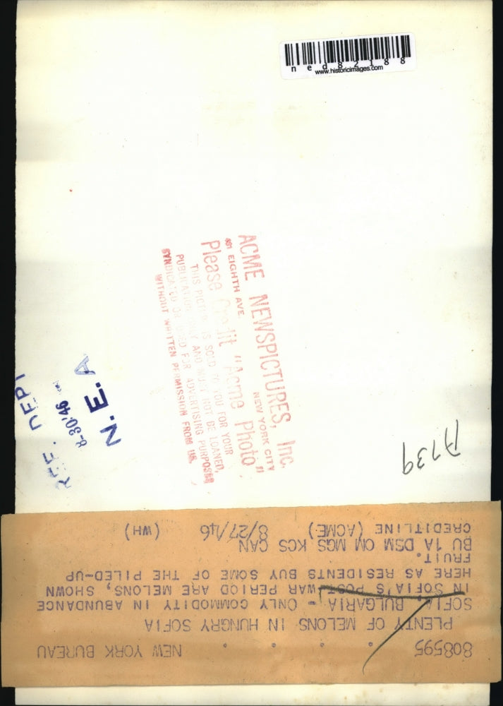 1946 Press Photo Residents of Sofia, Bulgaria, buying some of the melons