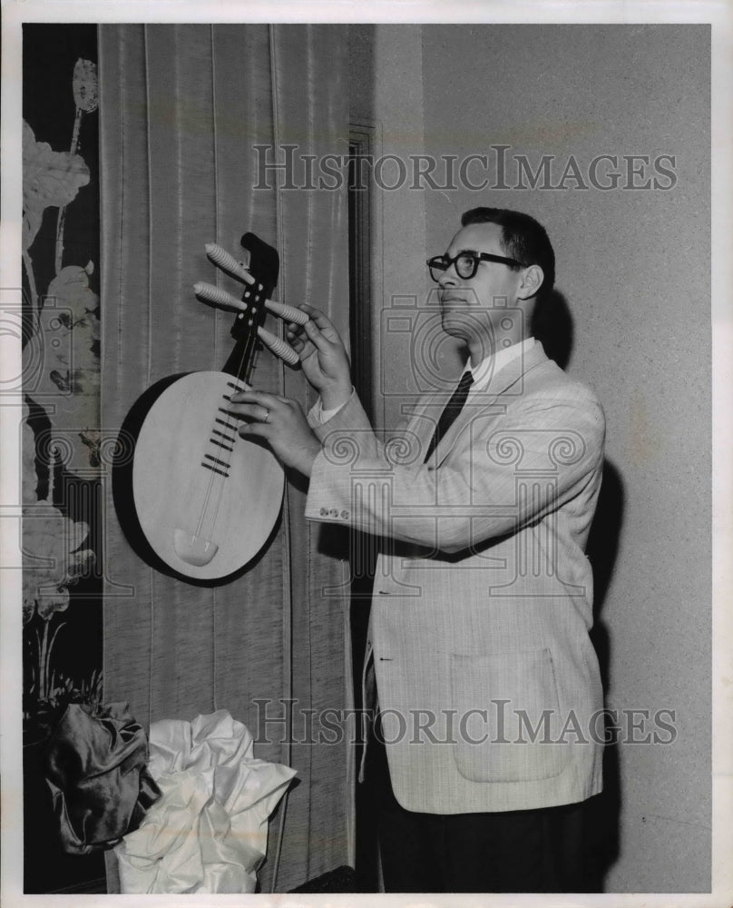 1959 Press Photo Japanese Samissen, part of the display at the ninth annual show