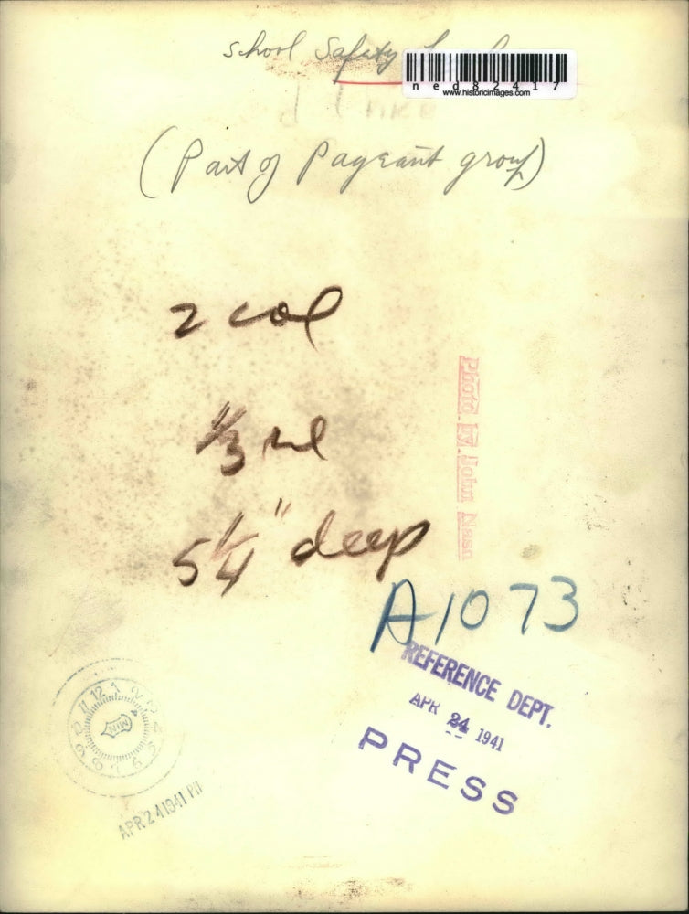 1941 Press Photo The students watch the pageant