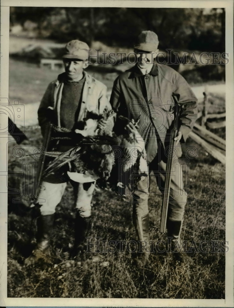 1927 Press Photo Joseph Winters & Eugene Richards on day's catch