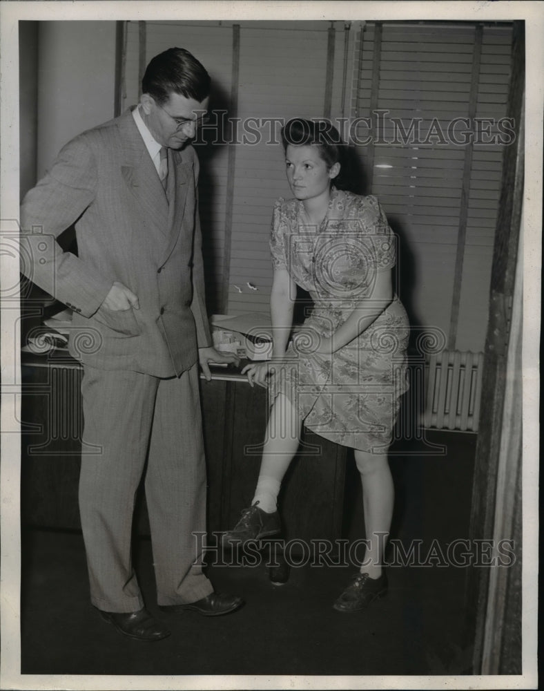 1944 Press Photo Charlotte Avery Jaeger Rogers Oldhan Tapps Arrest F Reischling