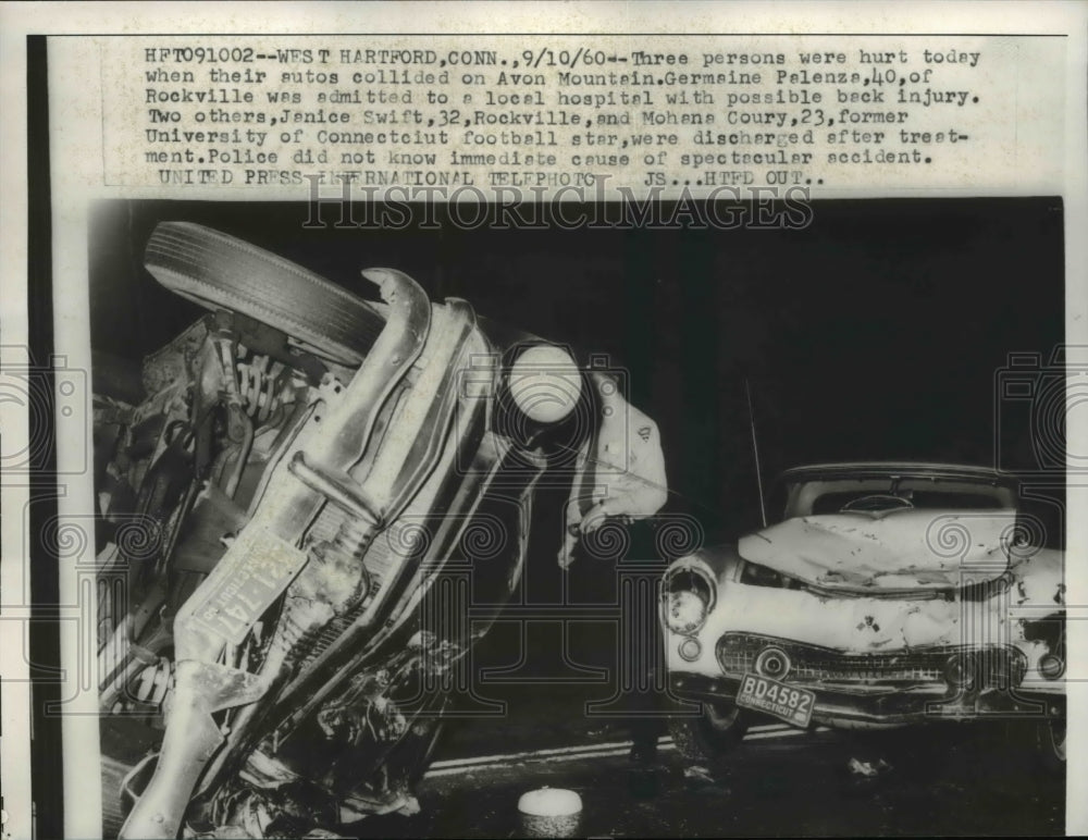 1960 Press Photo West Hartford Conn 3 person were hurt when their autos collided