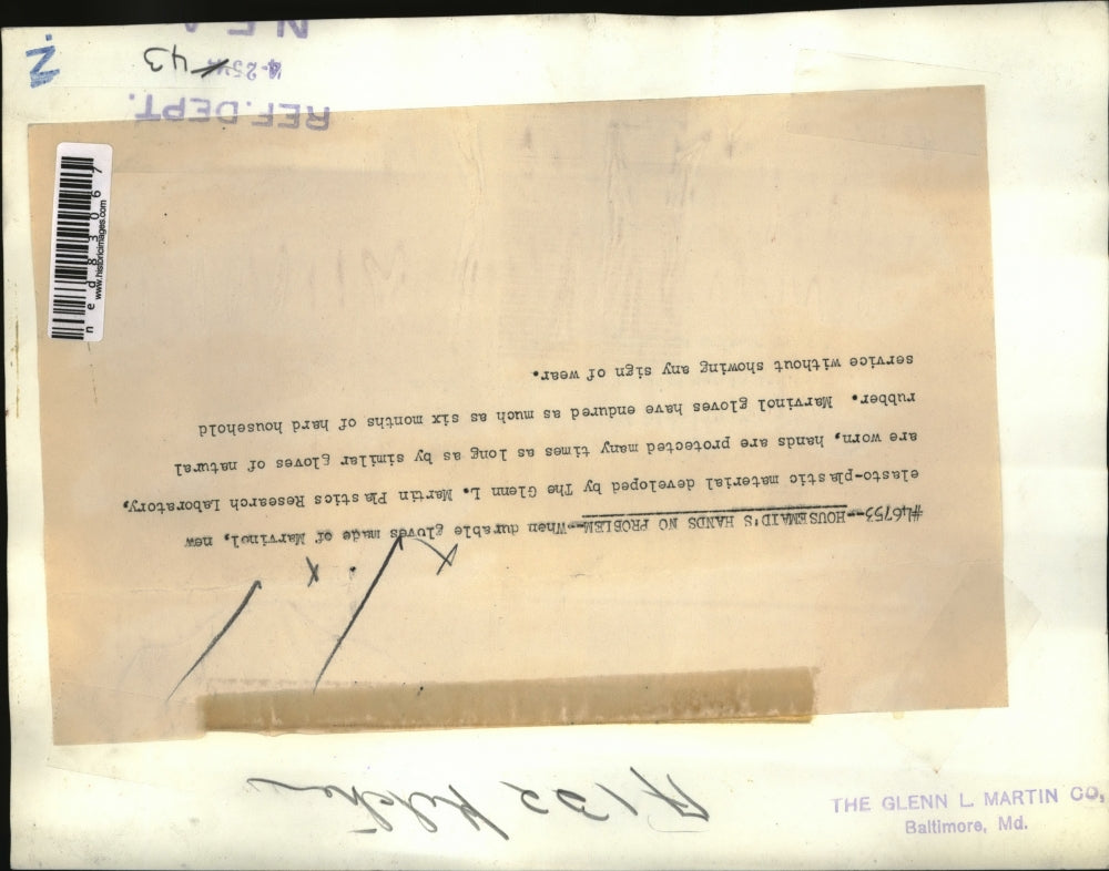 1943 Press Photo Marvinol Gloves by Glenn L. Martin Plastics Research Laboratory