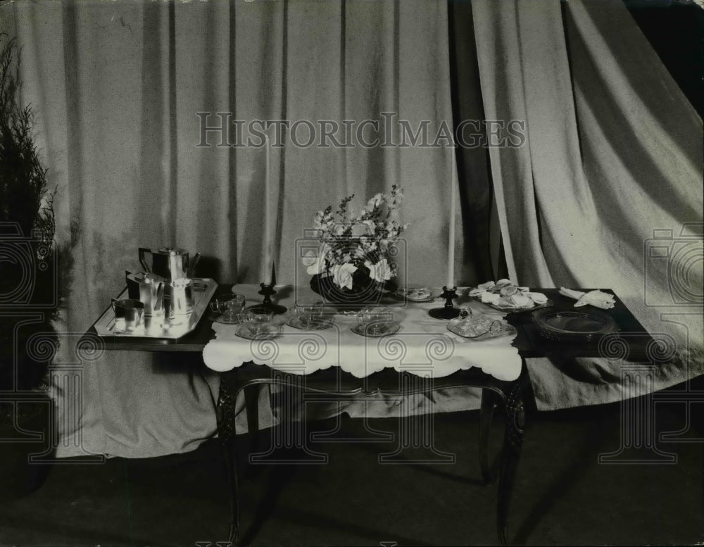 1931 Press Photo Louis XVI Tea Table with Amber Glassware