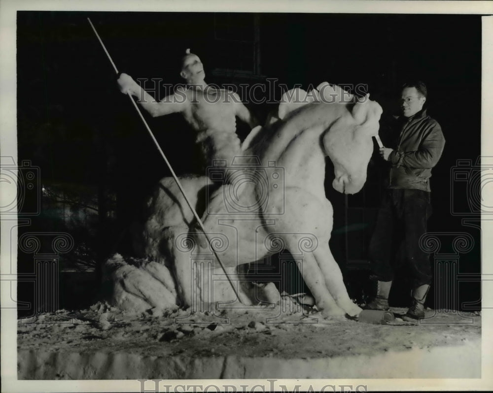 1940 Press Photo Hanover New Hampshire Charles Gibbons Long Island Ice Sculptor