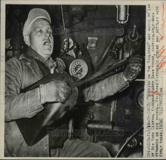 1950 Press Photo New York Fireman Harry Shaw